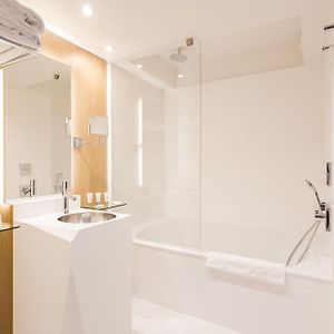 Two Adjacent Double Rooms communicating